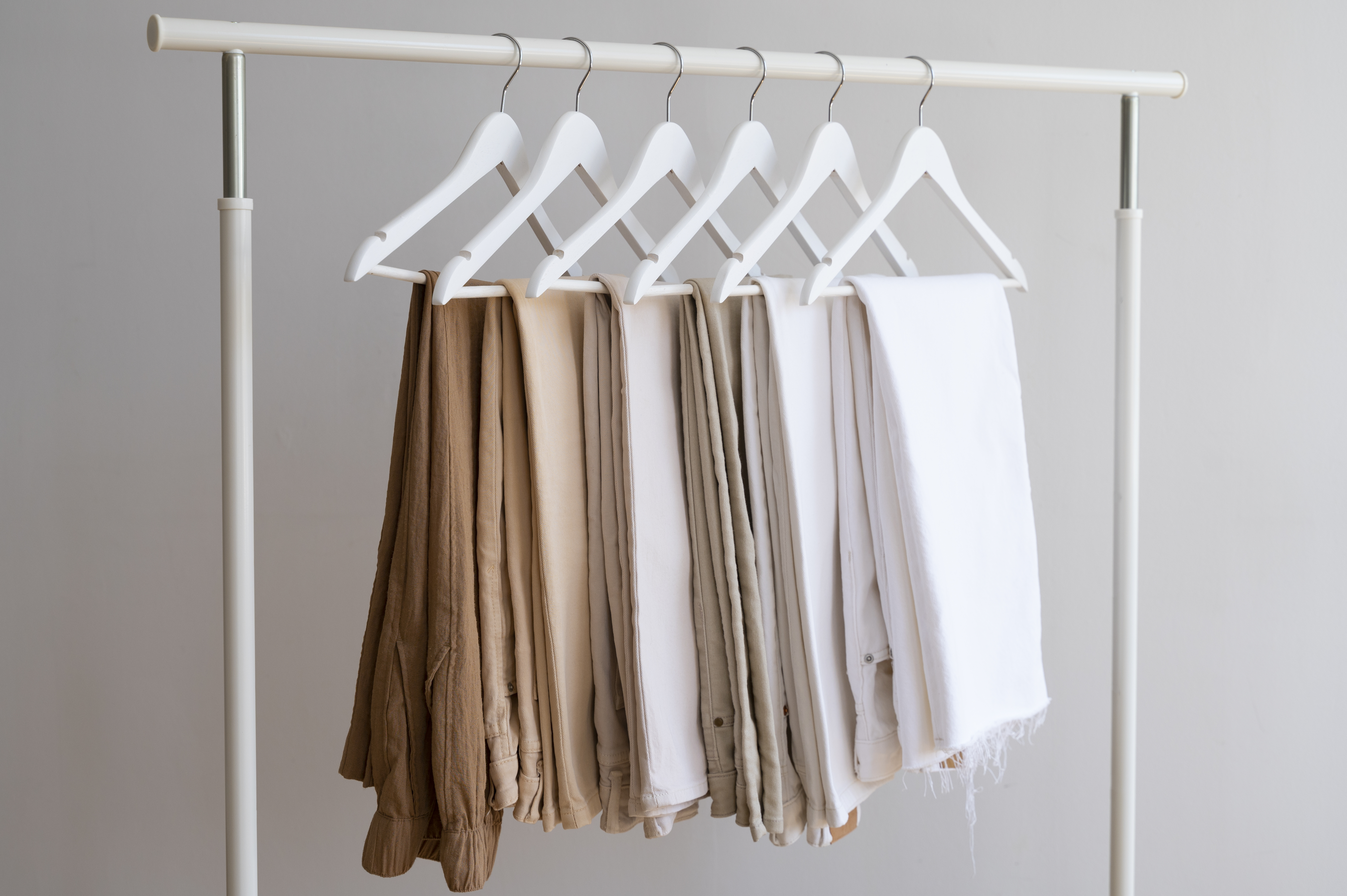 Jak wybrać idealny drążek ubraniowy do Twojej garderoby?